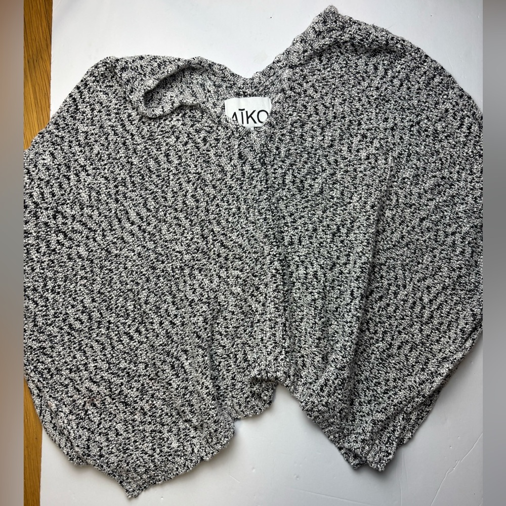 AIKO knit poncho sweater sz‎ M